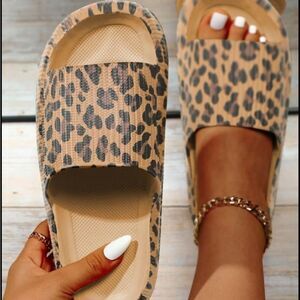 NWT Leopard Slides - Thick Sole